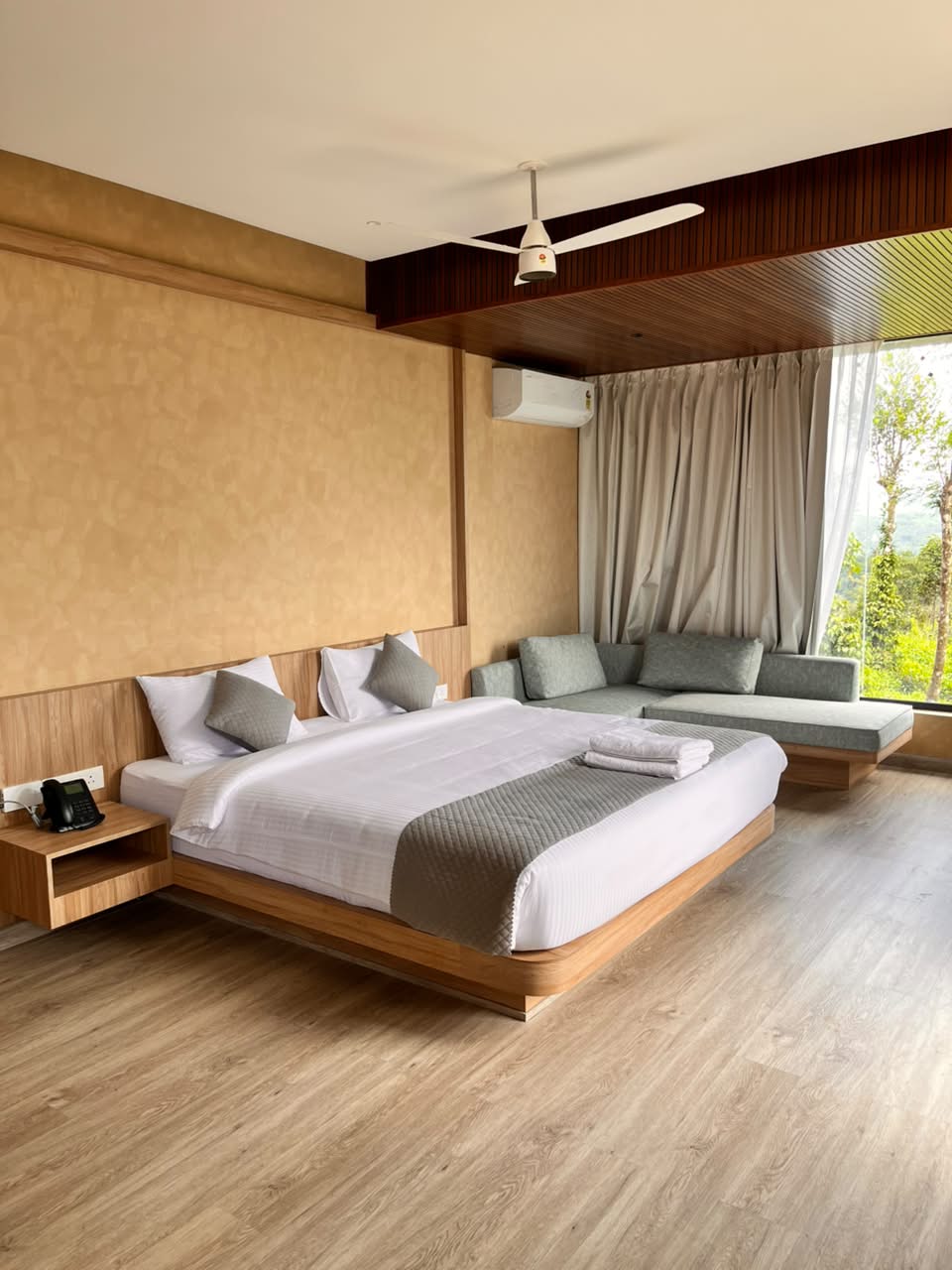 Panorama Balcony Cottage photograph 1