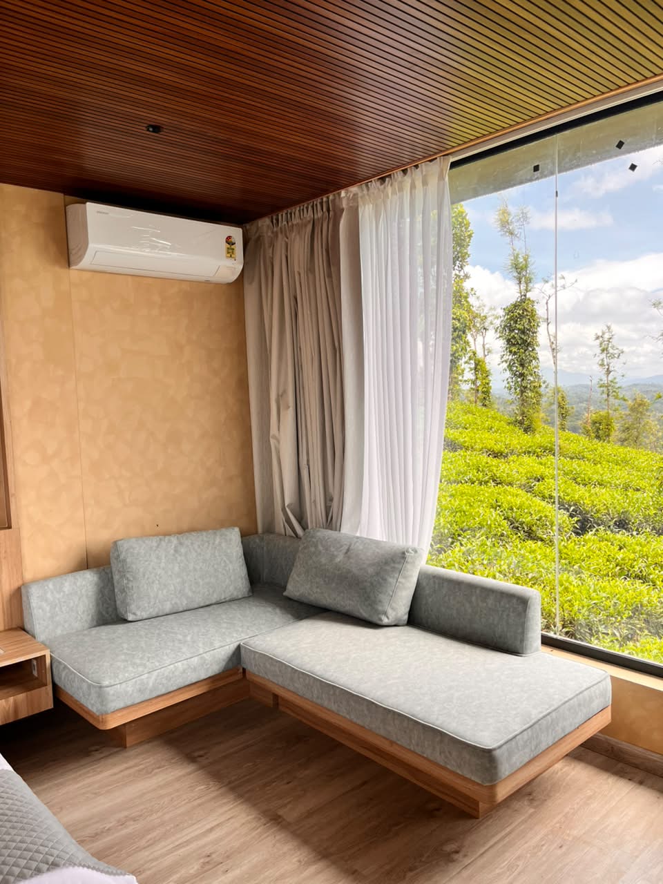 Panorama Balcony Cottage photograph 3